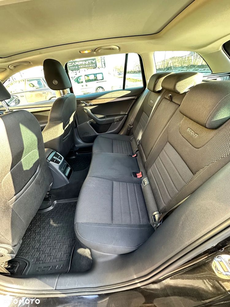 Skoda Octavia Scout 2.0 TDI 4x4 DSG - 14