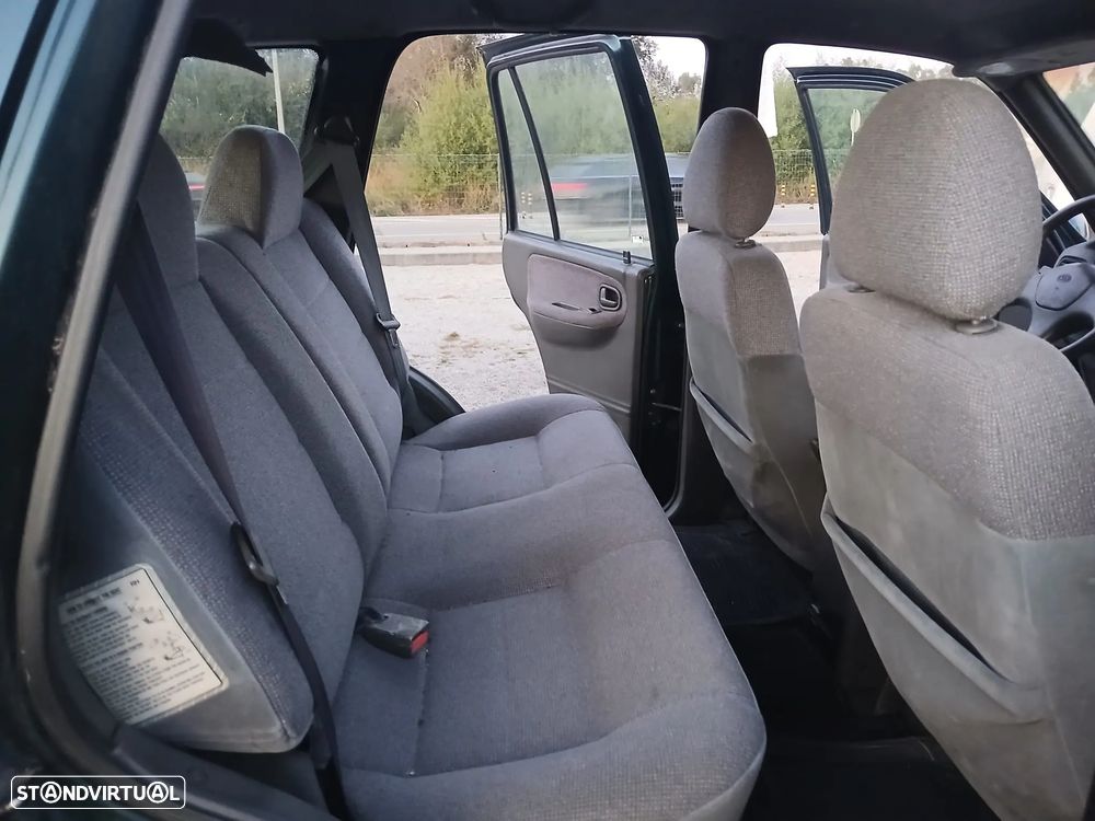 Kia Sportage 2.0 TDi LS - 3