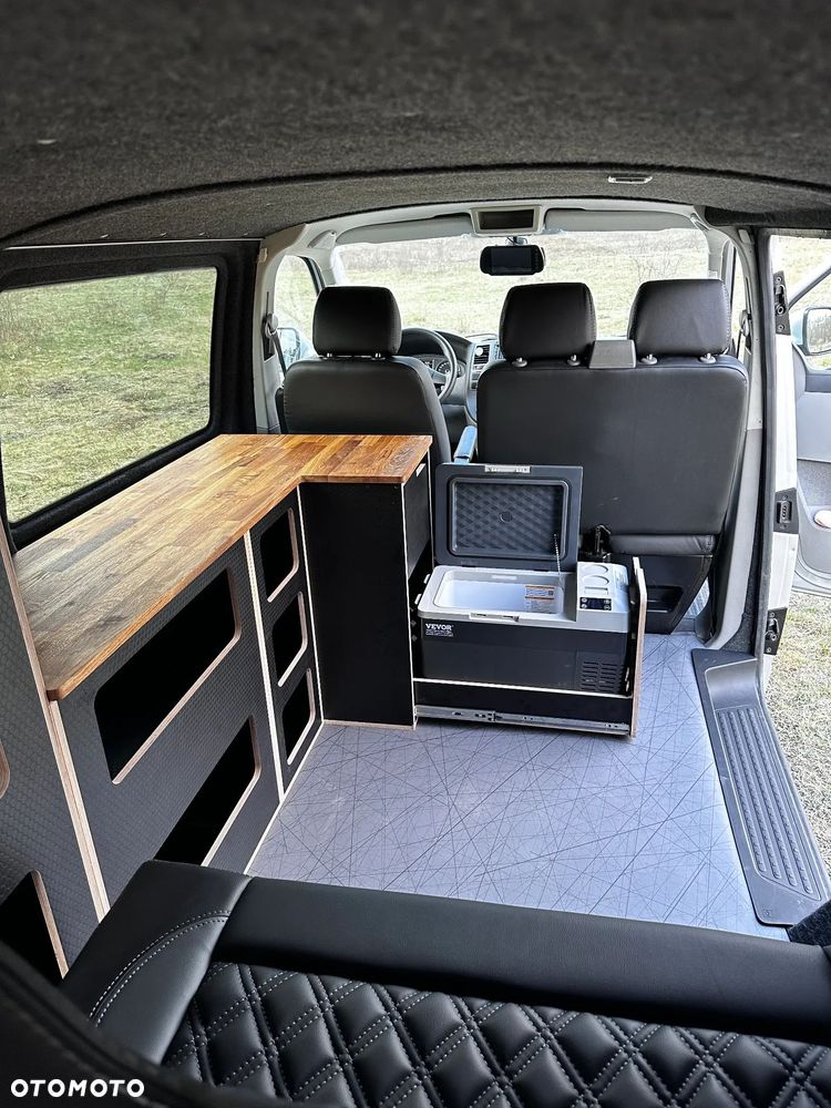 Volkswagen Transporter - 11