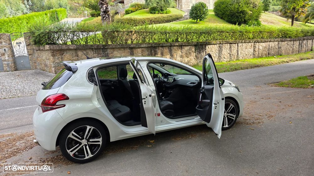 Peugeot 208 1.6 BlueHDi GT Line - 22
