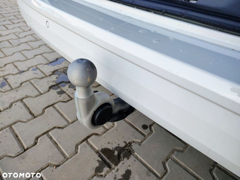 Volkswagen california Nowa California Beach silnik: 2,0 l TDI SCR 150 KM / skrzynia biegów: 7-biegowa DSG rozstaw osi: 3124 mm - 13