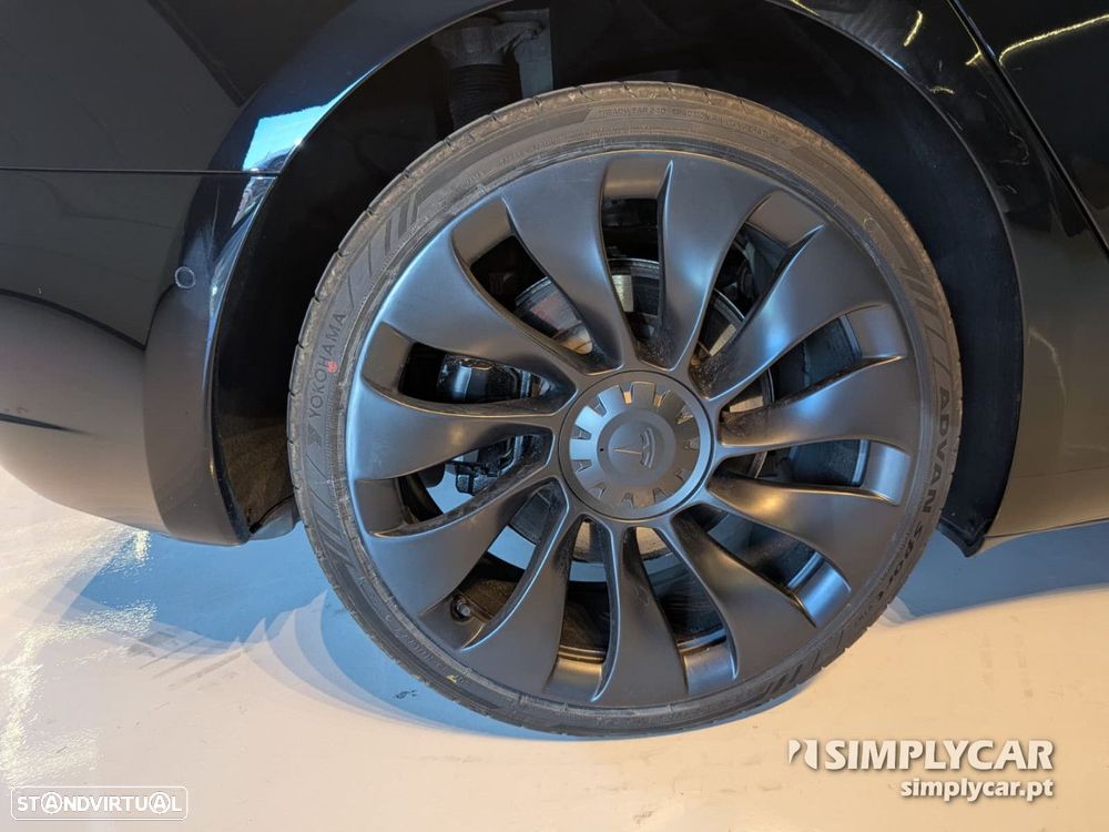 Tesla Model 3 - 5
