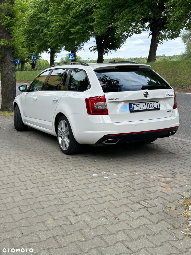 Skoda Octavia 2.0 TDI DSG RS - 3