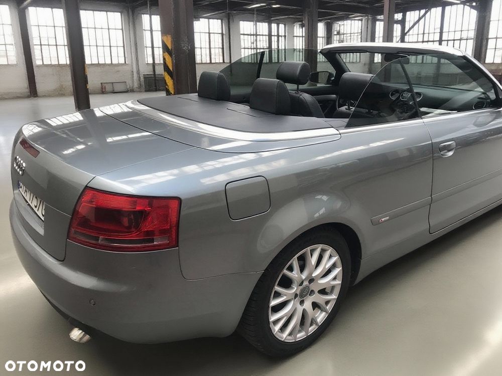 Audi A4 Cabrio 2.0 TDI DPF multitronic - 8
