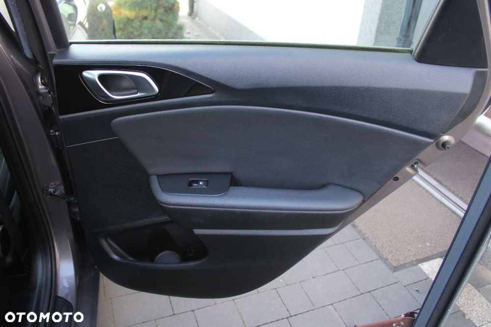 Kia Ceed - 21