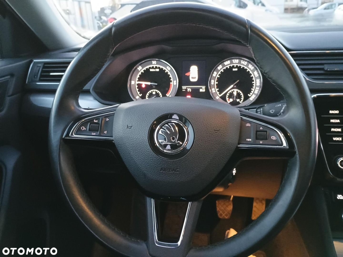 Skoda Superb 2.0 TDI SCR Ambition - 22