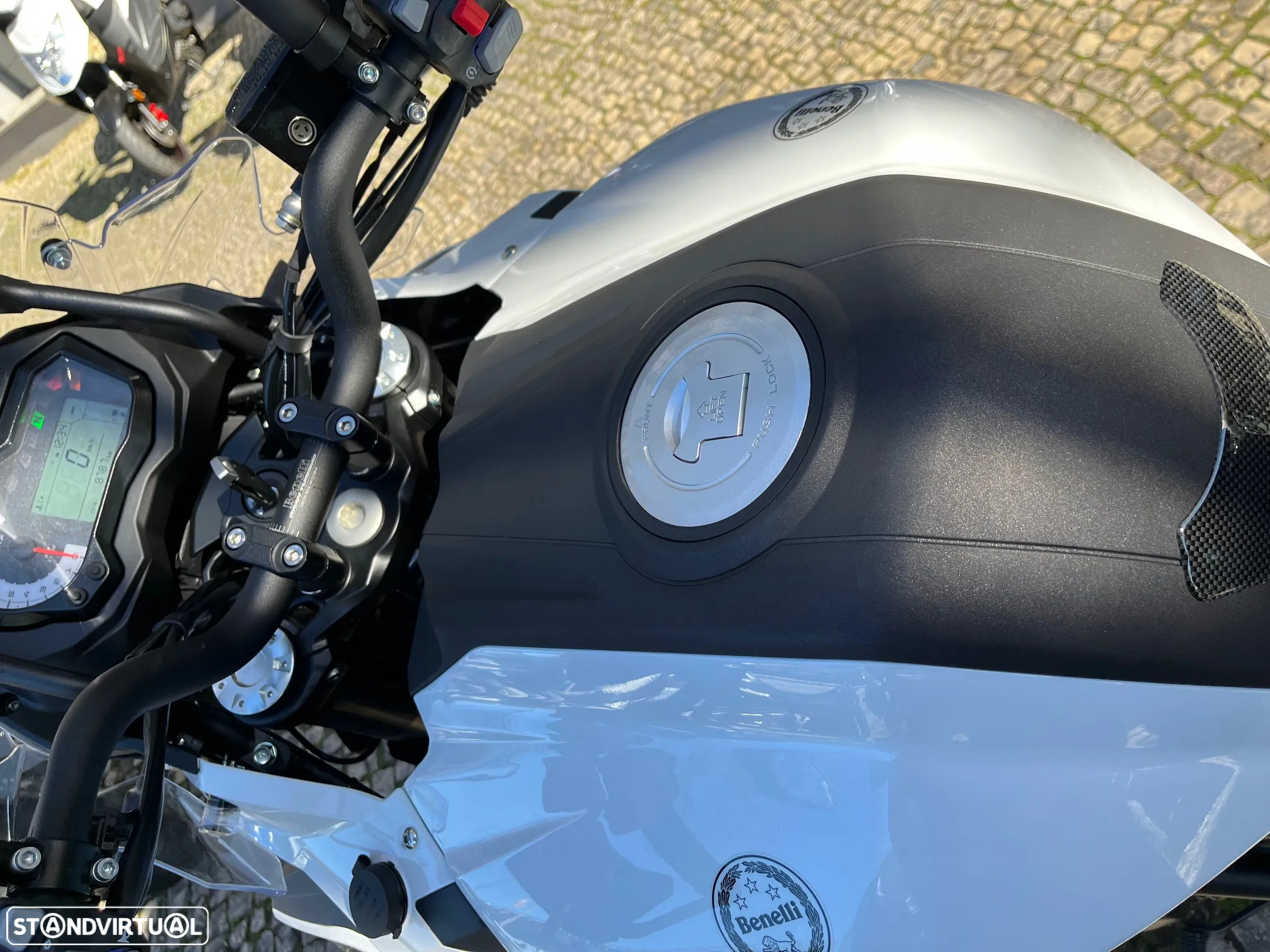 Benelli TRK 502 - 13