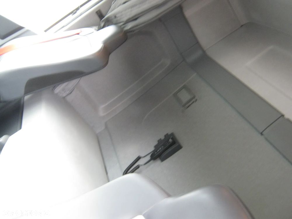 Renault T-460 SPROWADZONE - 8