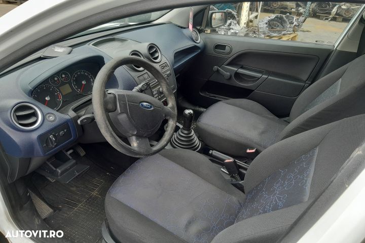 Punte spate Ford Fiesta 5 [2001 - 2007] Hatchback 5-usi 1.3 MT (60 hp - 11