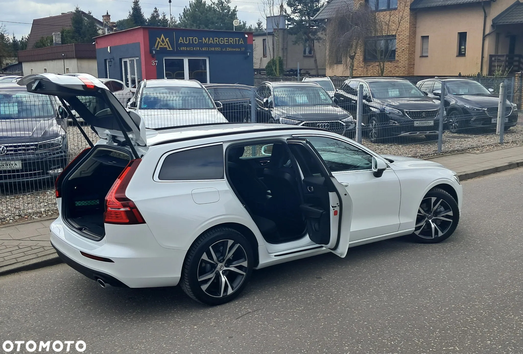 Volvo V60 B4 D Geartronic Momentum - 37