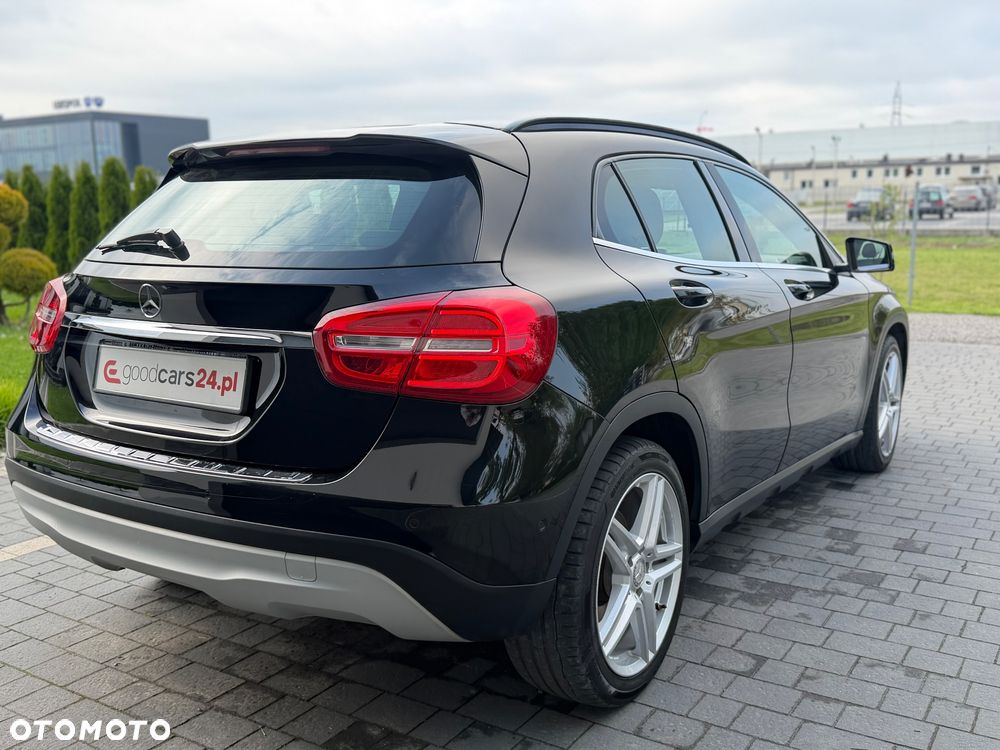Mercedes-Benz GLA - 4