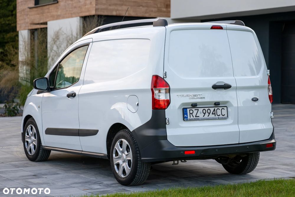Ford Transit Courier 1.0 EcoBoost Ambiente - 5