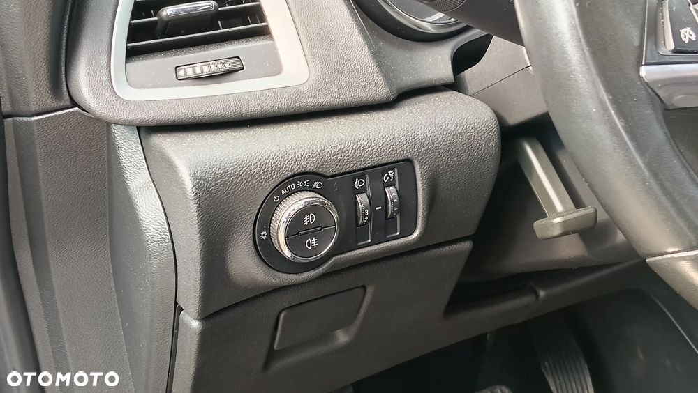 Opel Astra 1.4 Turbo - 32