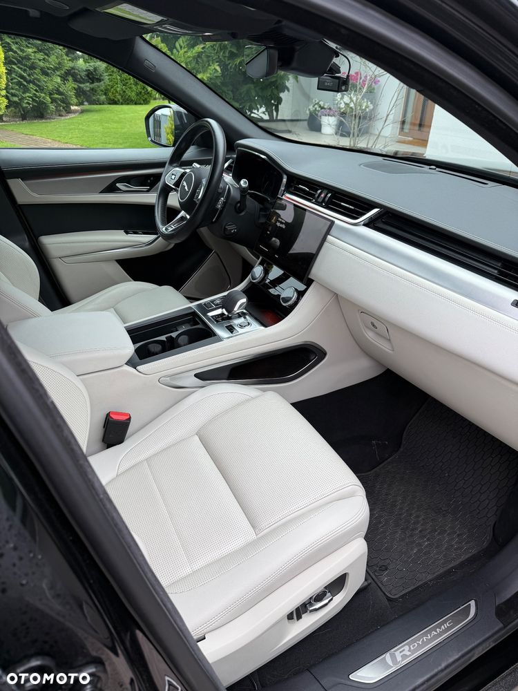 Jaguar F-Pace 2.0 P250 mHEV AWD R-Dynamic Black - 10