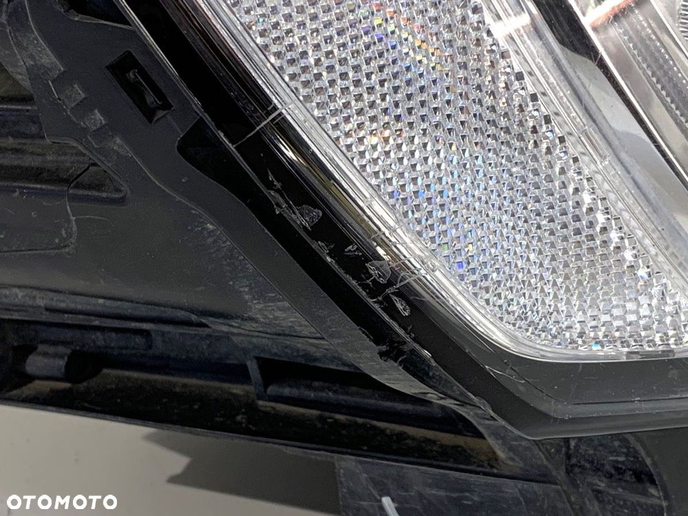 REFLEKTOR PRAWY PRZÓD  JEEP GRAND CHEROKEE IV (WK, WK2) 2010 - 2022 3.0 CRD V6 4x4 184 kW [250 KM] - 2