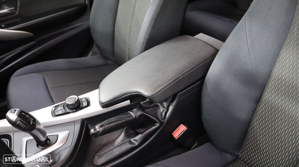 BMW 318 d Touring Auto - 15