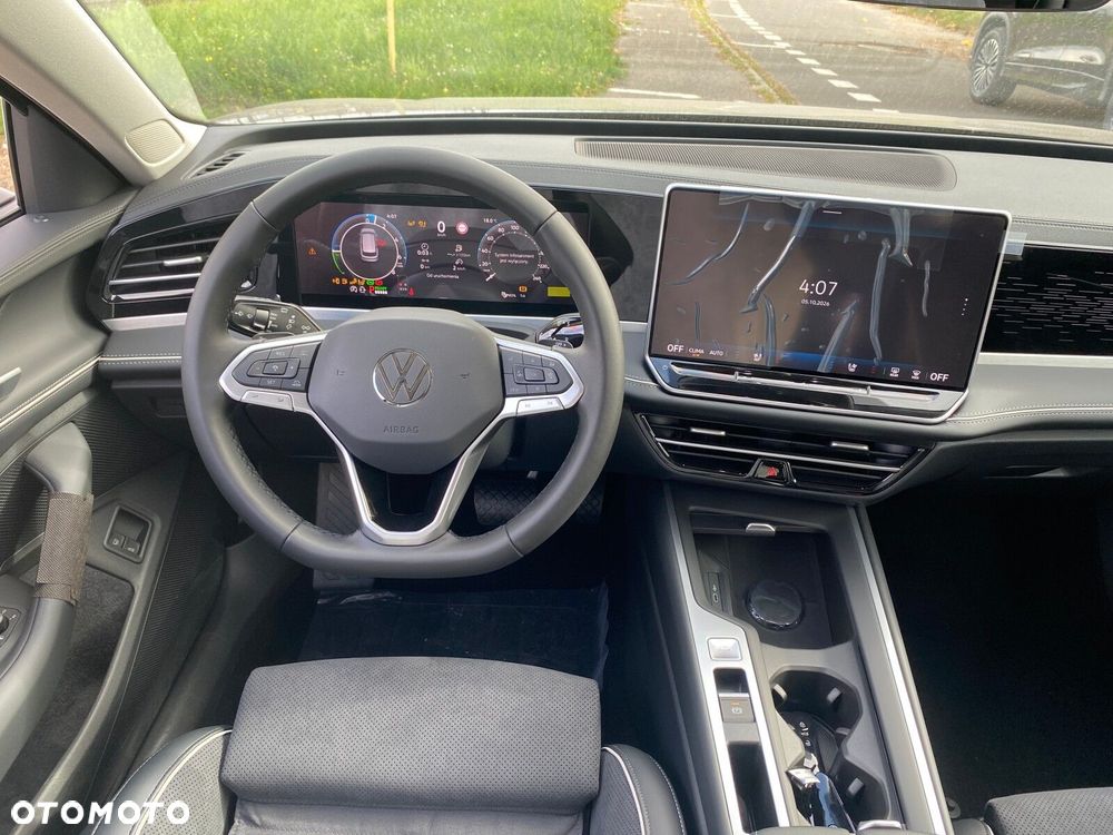 Volkswagen Passat - 13
