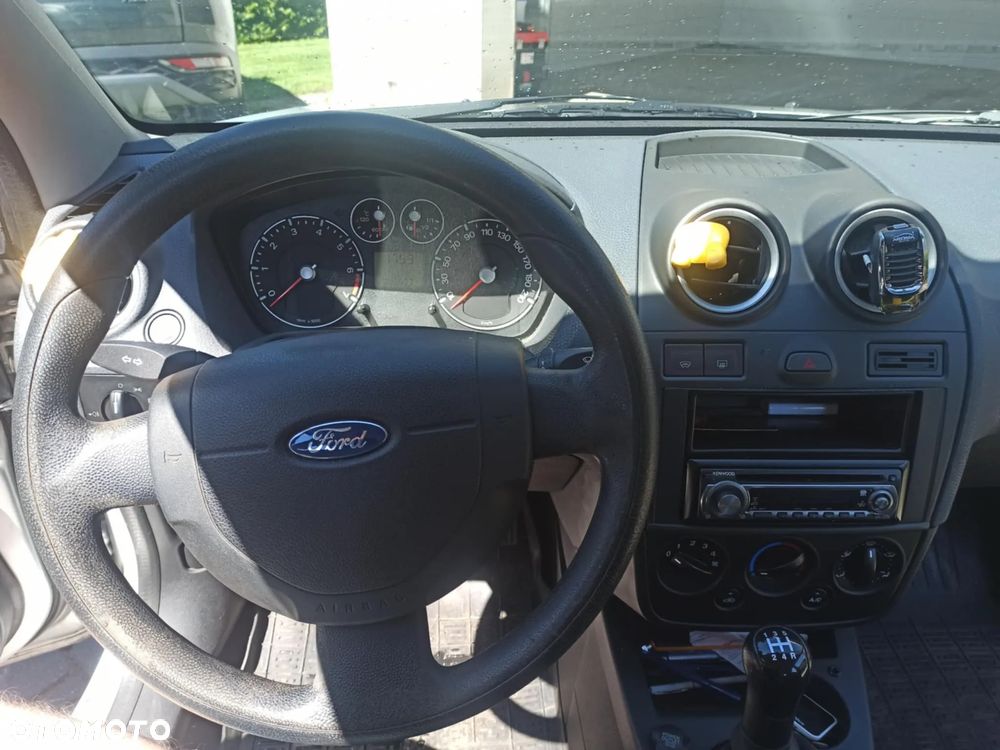 Ford Fiesta - 9