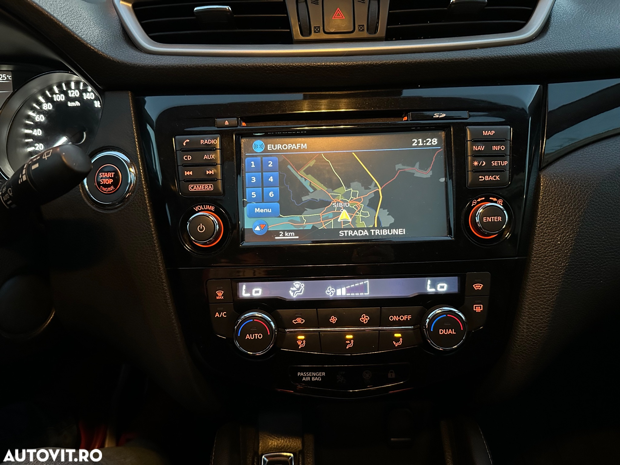 Nissan Qashqai 1.6 DCI 4 x 4 DPF Start/Stop tekna - 16