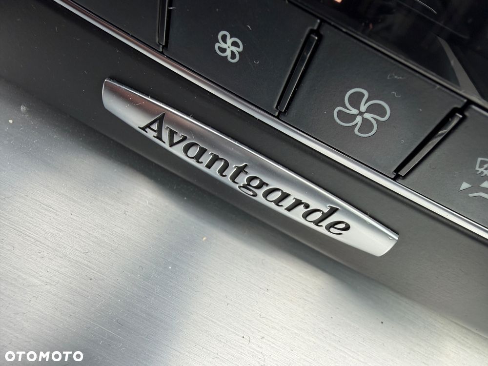 Mercedes-Benz Klasa C 180 (BlueEFFICIENCY) 7G-TRONIC Avantgarde - 37