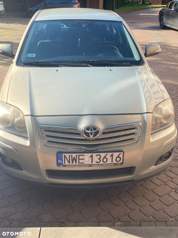 Toyota Avensis - 2