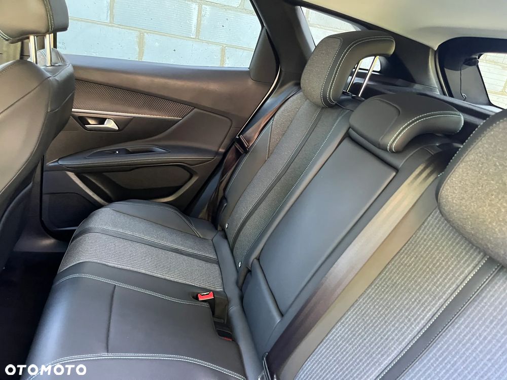 Peugeot 3008 1.6 PureTech Hybrid PHEV Allure Pack S&S EAT8 - 14