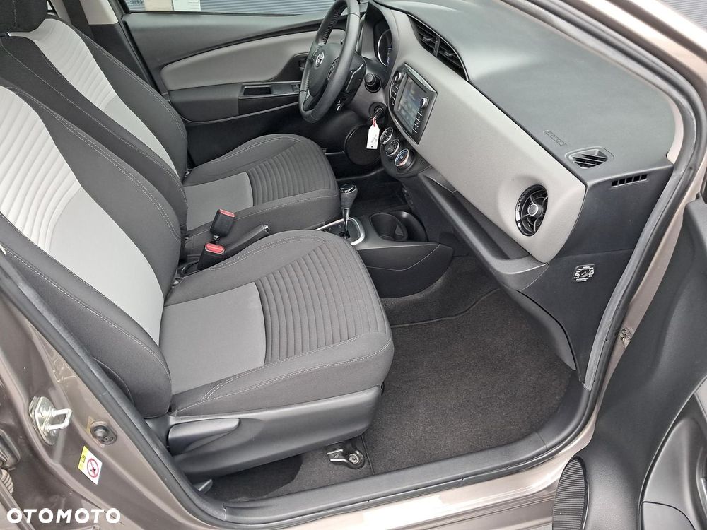 Toyota Yaris 1.5 Premium CVT - 10