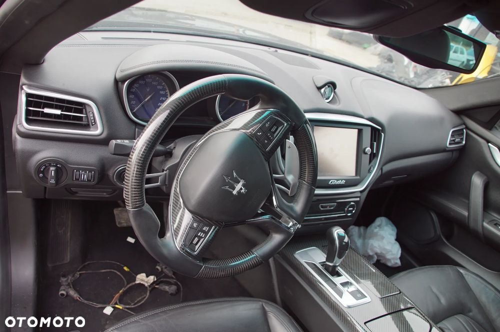 Pojazd na części 692106889 MASERATI GHIBLI 3.0 D 2014 nero vr. 820/a deska konsola silnik kierownica skrzynia drzwi maska zderzak lampa grill felgi 20 cali silnik błotnik szyba - 23