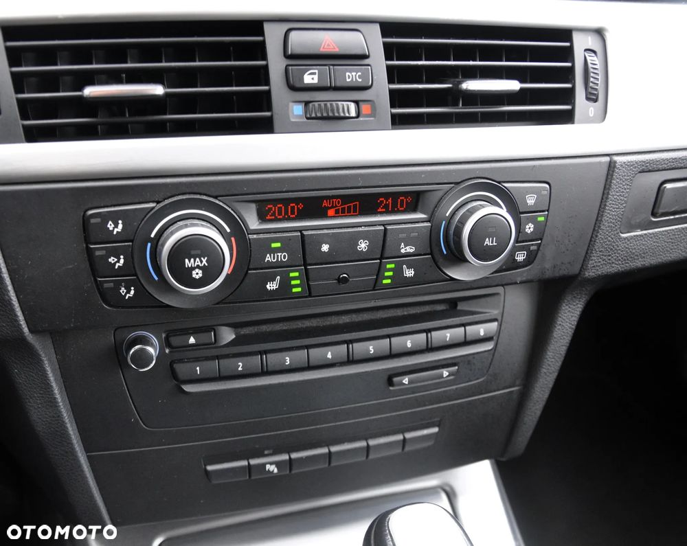 BMW Seria 3 318i Edition Sport - 15