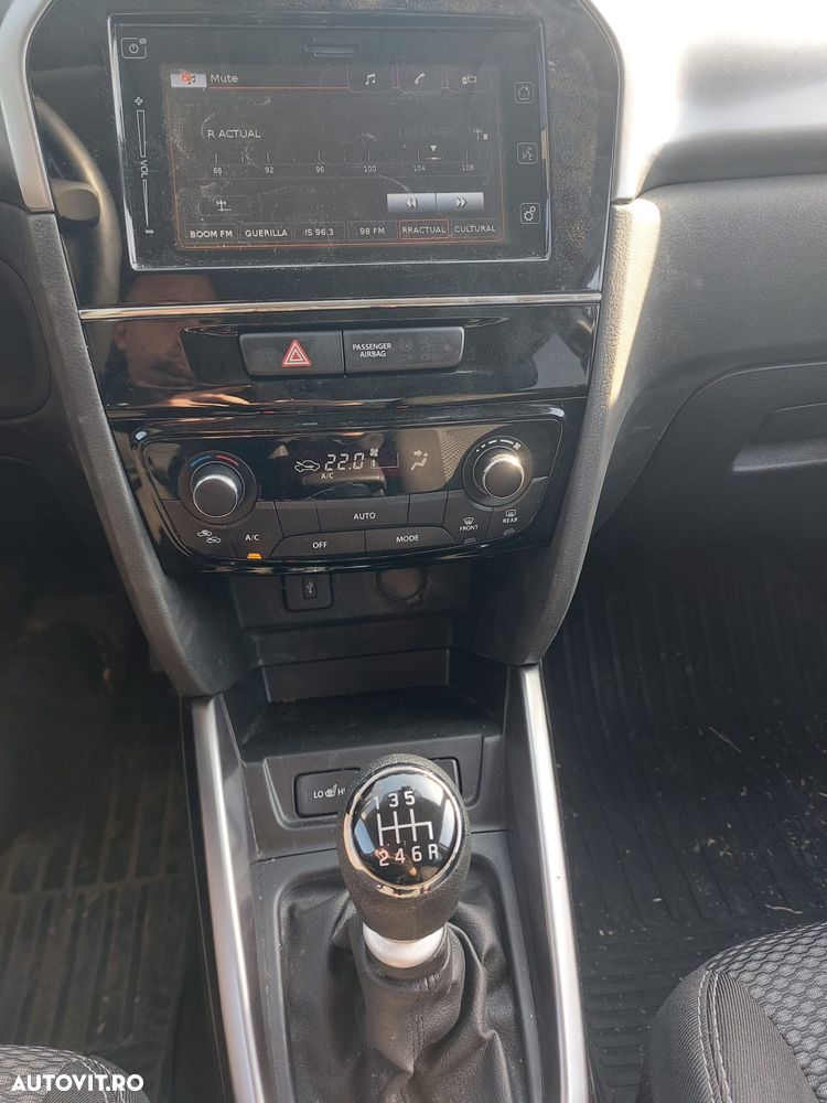 Suzuki Vitara 1.4 Boosterjet AllGrip MHEV Passion - 12