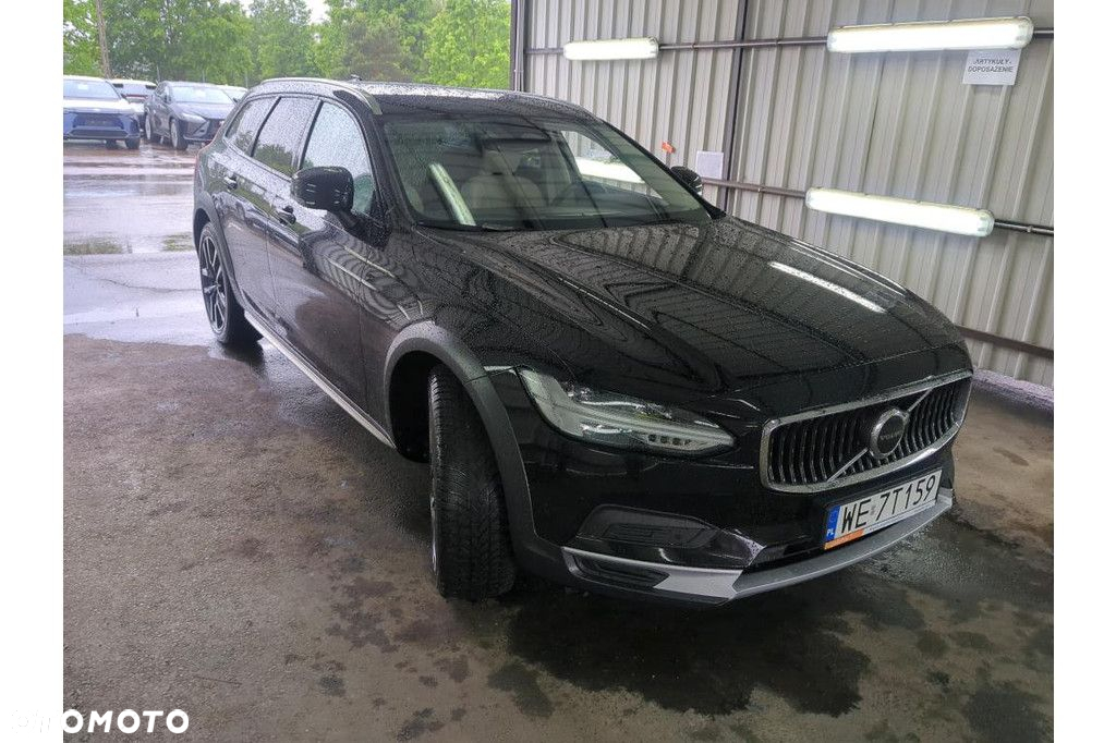 Volvo V90 Cross Country - 4