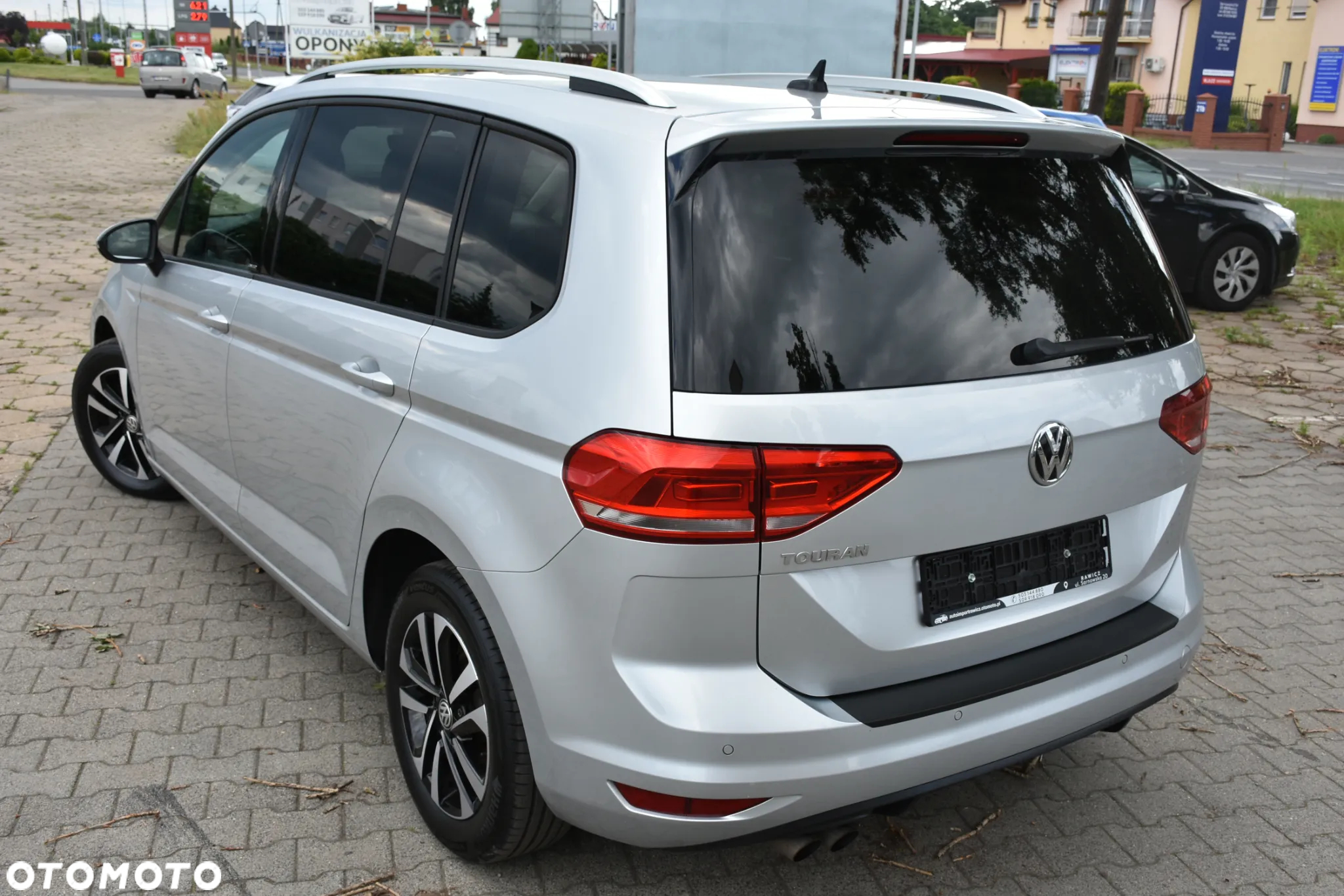 Volkswagen Touran 2.0 TDI SCR UNITED - 4