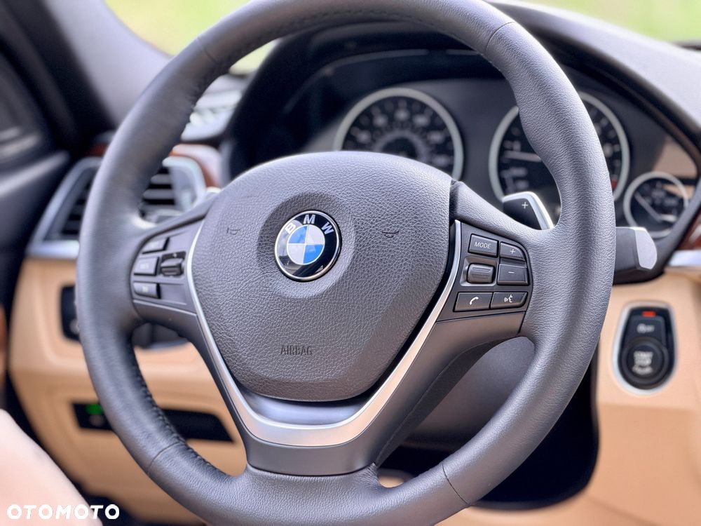 BMW Seria 3 330i Luxury Line - 28