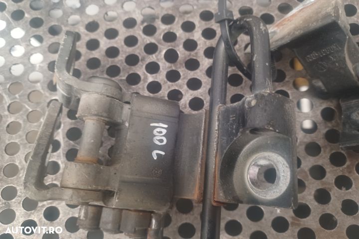Balama inferioara usa fata dreapta 1K0831402 Volkswagen VW Golf 7 [20 - 1