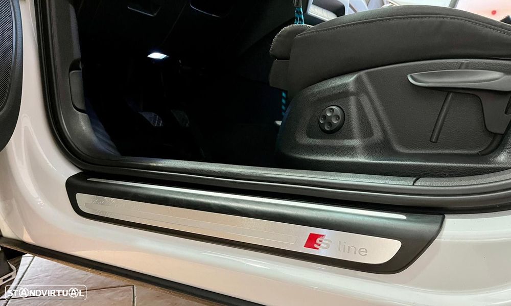 Audi Q3 2.0 TDI S-line - 22