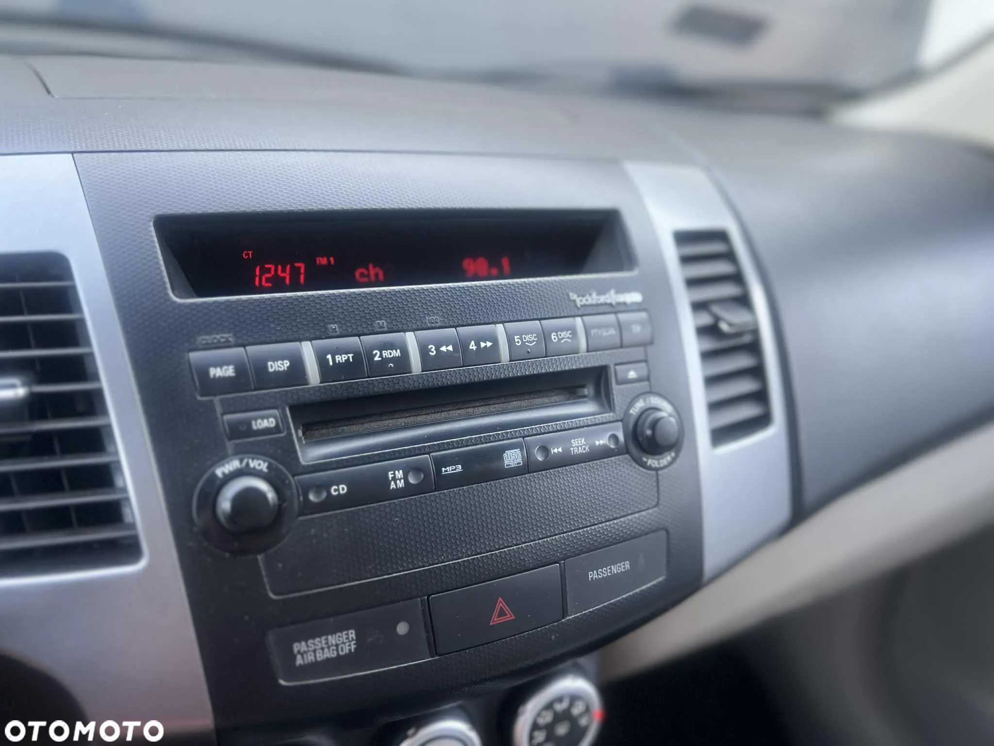 Mitsubishi Outlander - 14