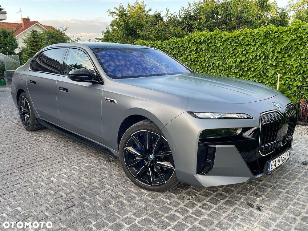 BMW Seria 7 M760e PHEV xDrive Individual Edition sport - 11