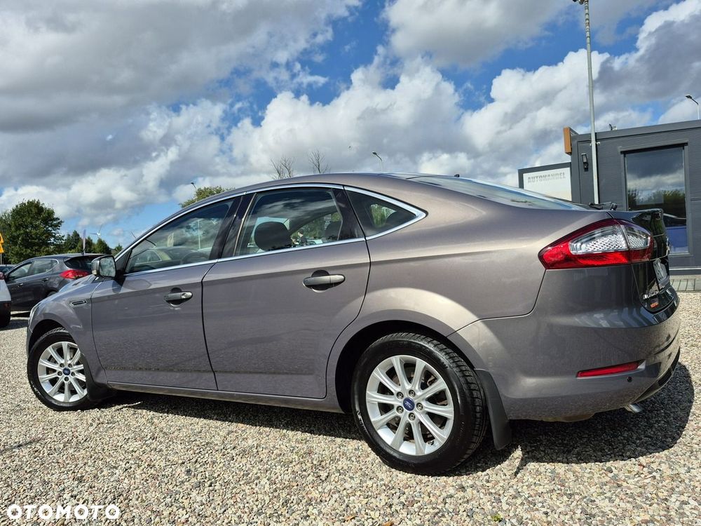 Ford Mondeo - 38