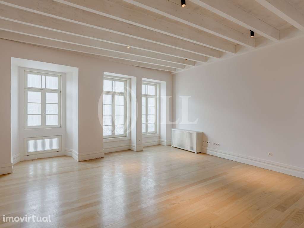 Apartamento T3 na Rua Mouzinho da Silveira, no Porto - Grande imagem: 2/29