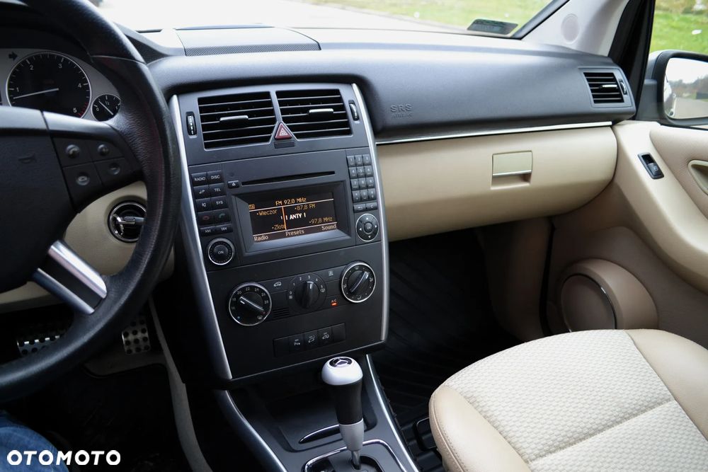 Mercedes-Benz Klasa B 180 CDI Autotronic Special Edition - 14