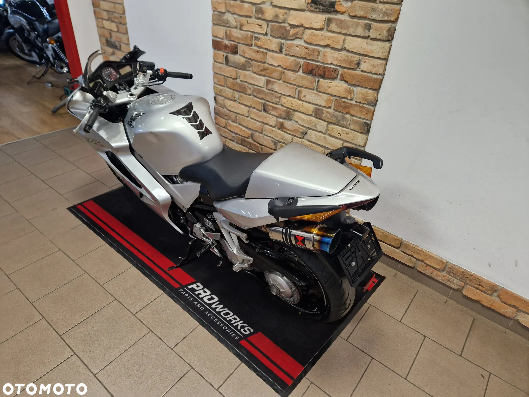 Honda VFR - 22