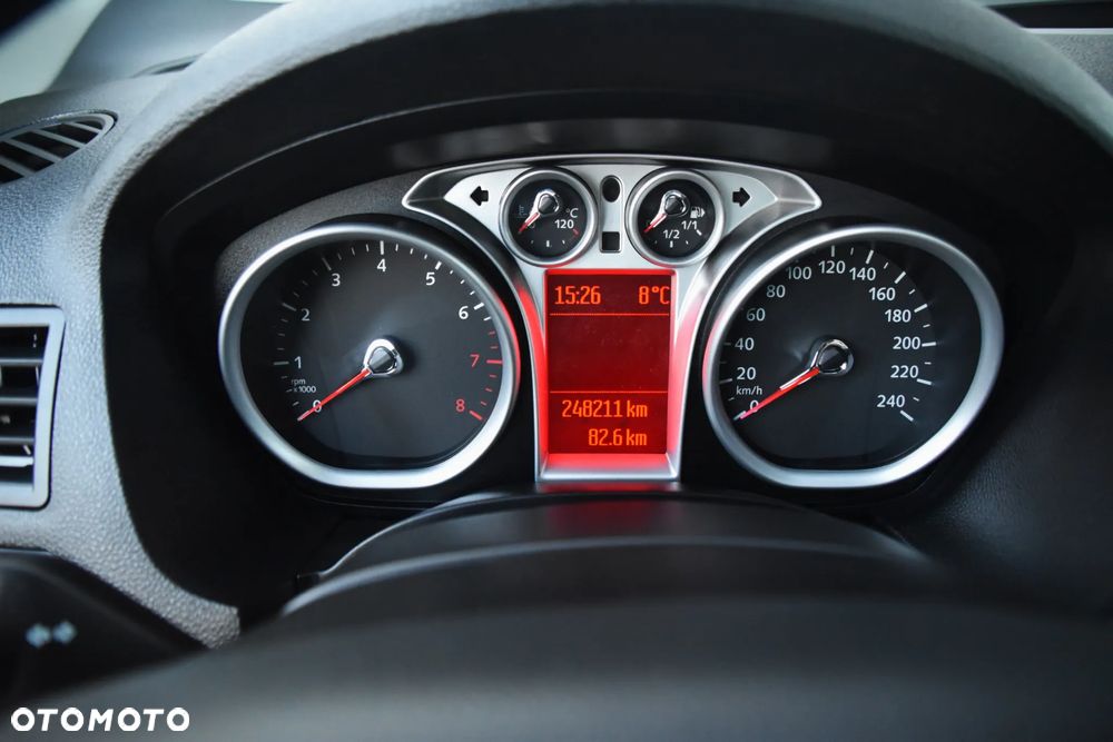 Ford Kuga 2.5 4x4 Titanium - 16