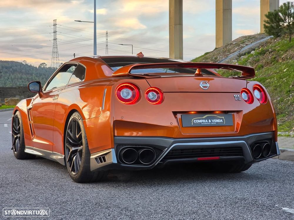 Nissan GT-R Prestige Edition - 4