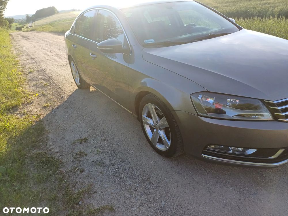 Volkswagen Passat 2.0 TDI 4Motion BlueMotion Technol Comfortline - 10