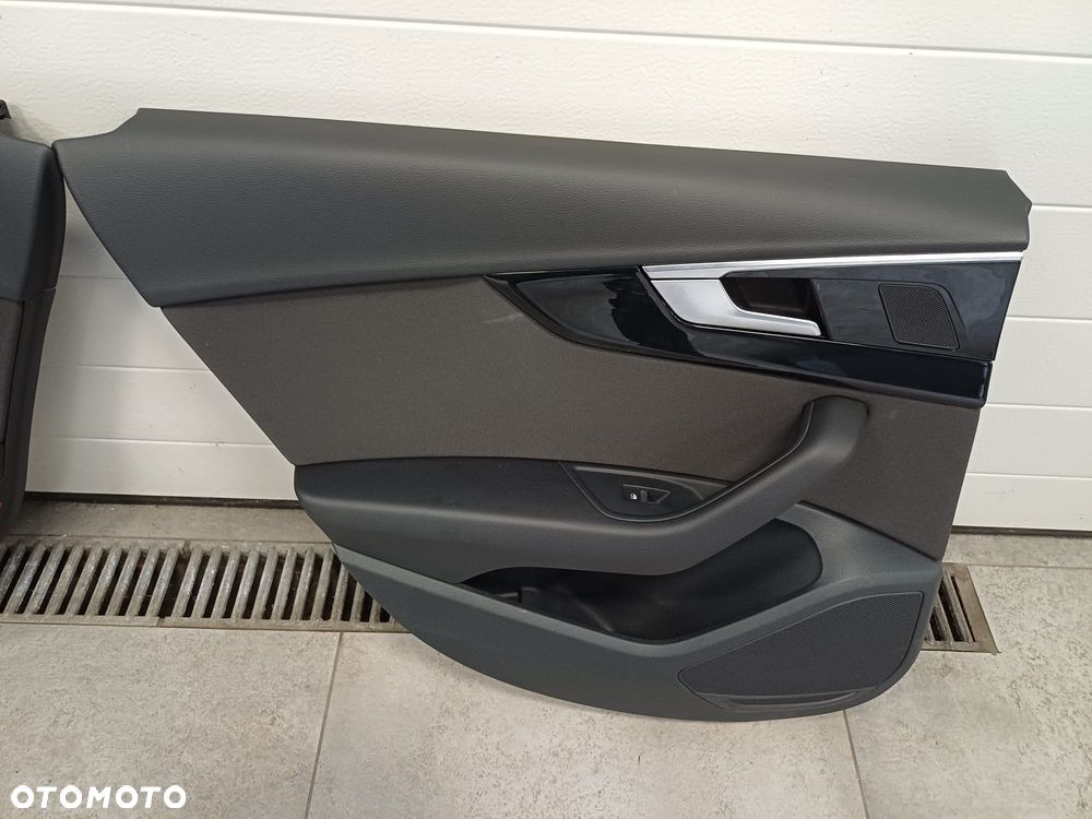 NR 2 Boczki drzwi do AUDI A4 B9 2022 rok 8W5 dekory czarne, ambient - 6