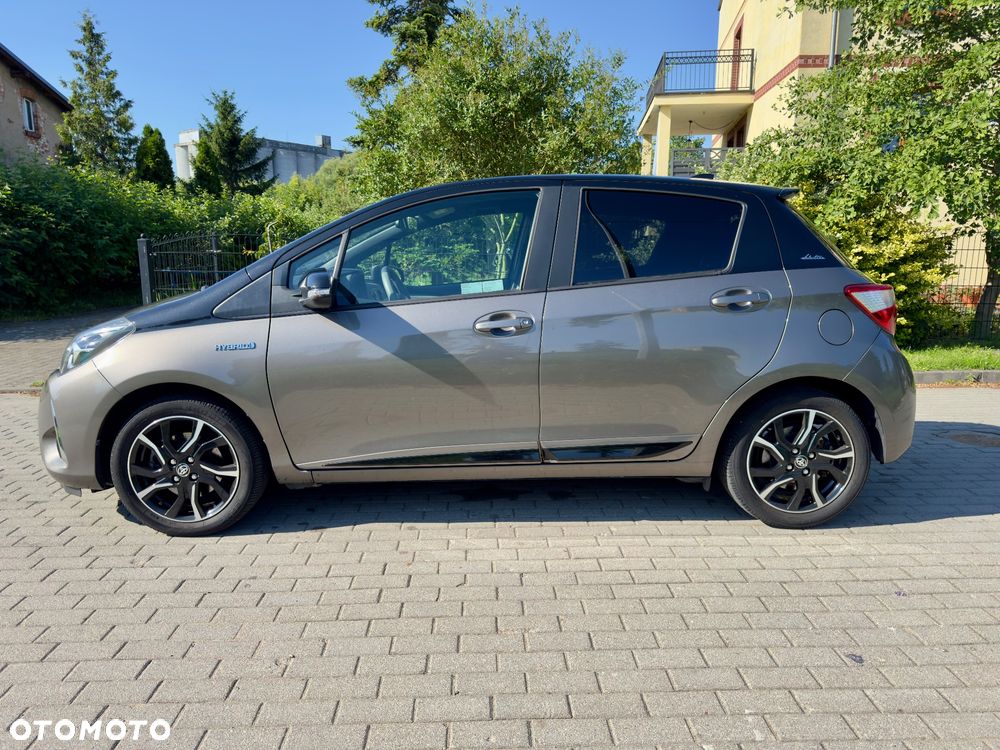 Toyota Yaris Hybrid 100 Selection Platinum - 6