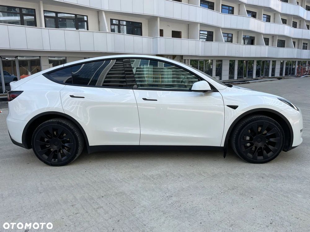 Tesla Model Y Long Range Dual Motor AWD - 5