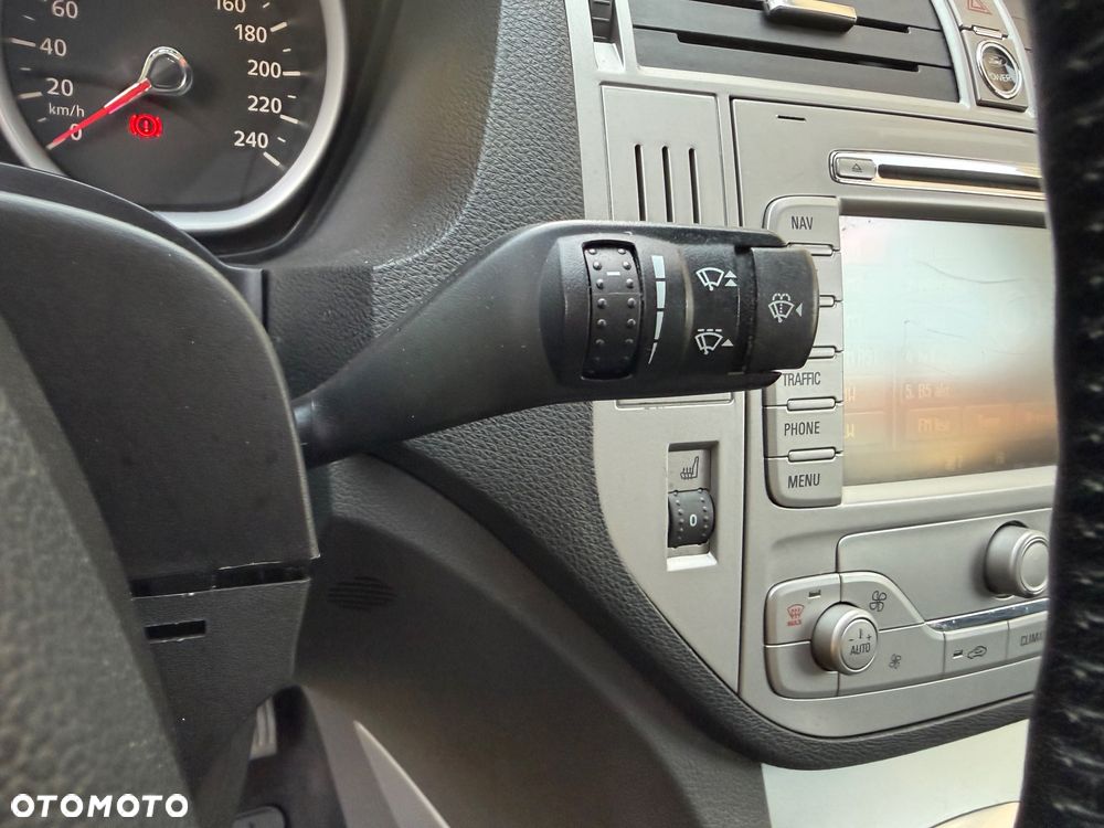 Ford Kuga 2.0 TDCi 2x4 Titanium - 29