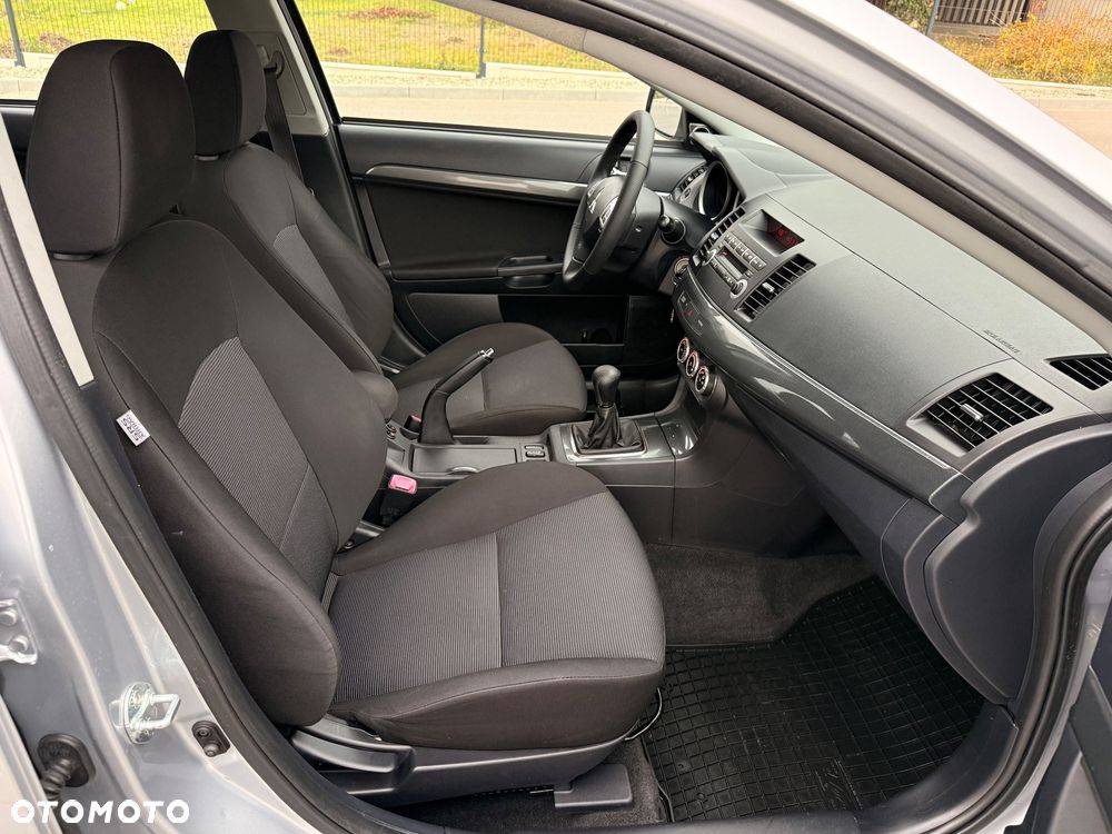Mitsubishi Lancer 1.8 Intense - 20