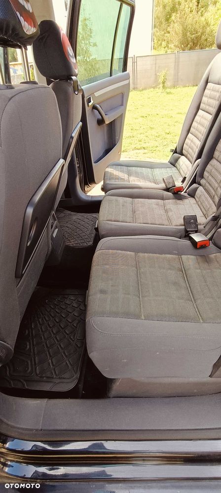 Volkswagen Touran - 5